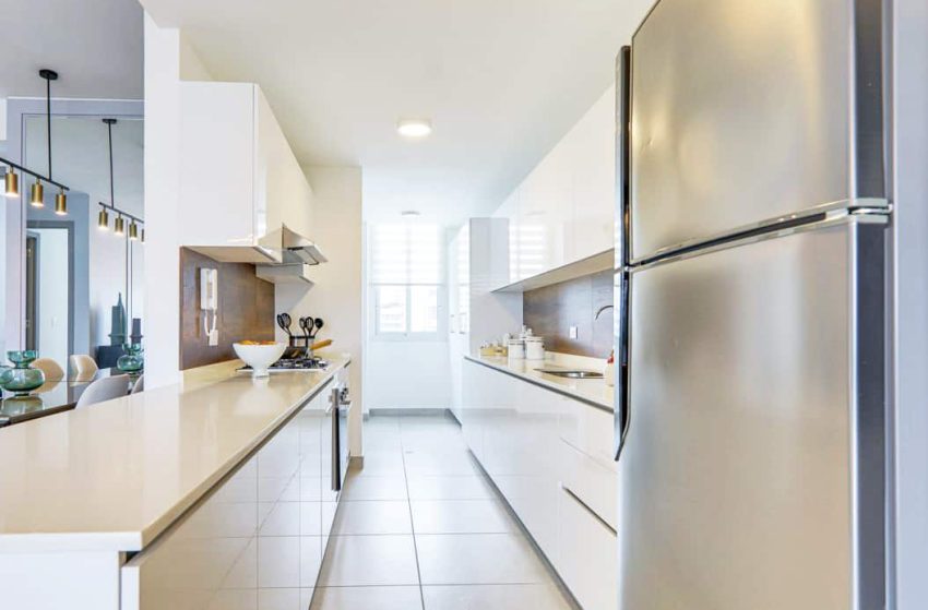 Modern Apartment's Kitchen In El Cangrejo